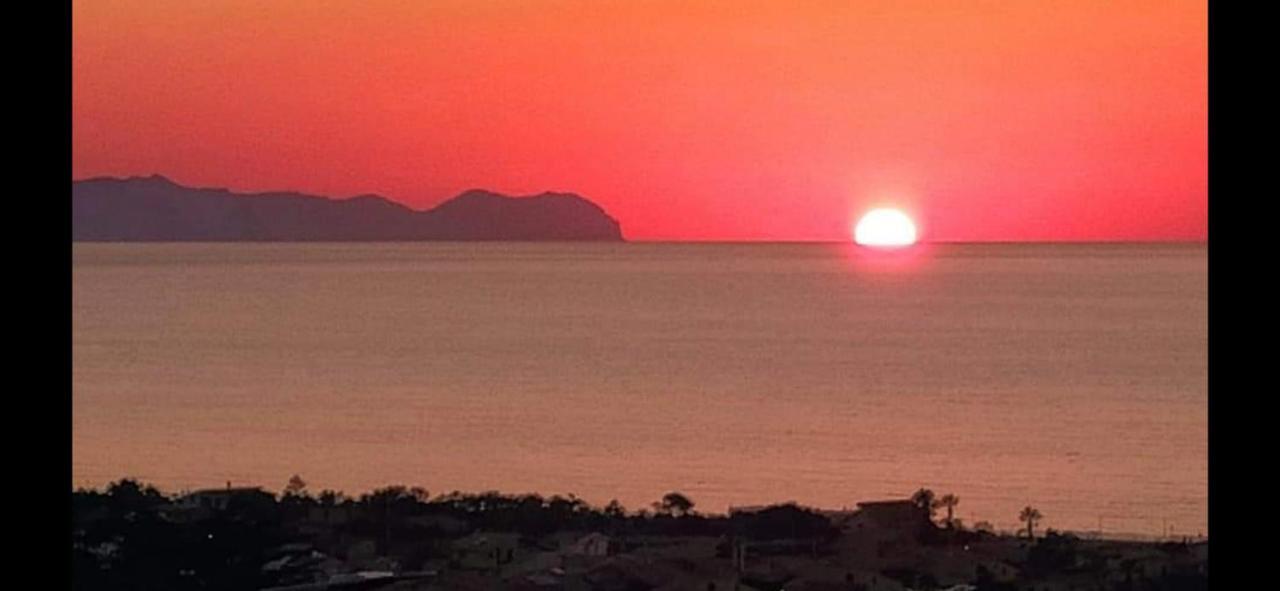 Case Vacanze Le Rose Campofelice Di Roccella Εξωτερικό φωτογραφία