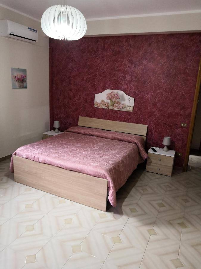 Case Vacanze Le Rose Campofelice Di Roccella Εξωτερικό φωτογραφία