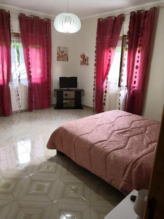 Case Vacanze Le Rose Campofelice Di Roccella Εξωτερικό φωτογραφία