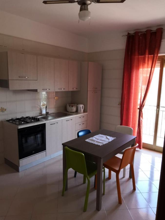 Case Vacanze Le Rose Campofelice Di Roccella Εξωτερικό φωτογραφία