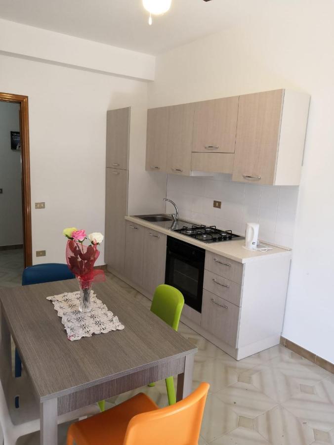 Case Vacanze Le Rose Campofelice Di Roccella Εξωτερικό φωτογραφία
