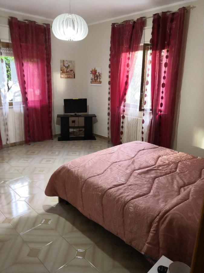 Case Vacanze Le Rose Campofelice Di Roccella Εξωτερικό φωτογραφία