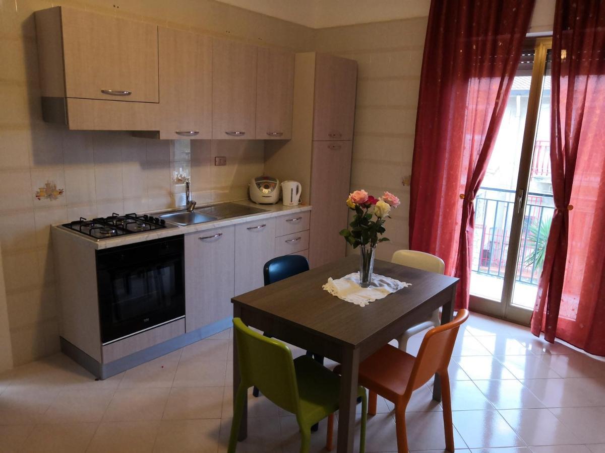 Case Vacanze Le Rose Campofelice Di Roccella Εξωτερικό φωτογραφία